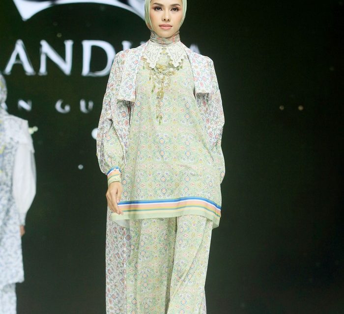 Brand IKAT Indonesia: Kini Mengangkat Warisan Tenun Nusantara