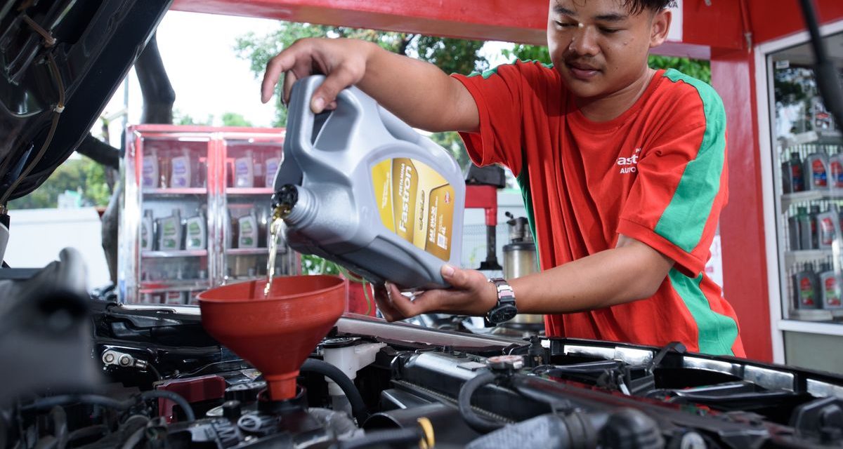 Sering Terlewat, Ini Waktu Paling Pas Buat Ganti Oli Mesin