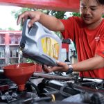 Sering Terlewat, Ini Waktu Paling Pas Buat Ganti Oli Mesin