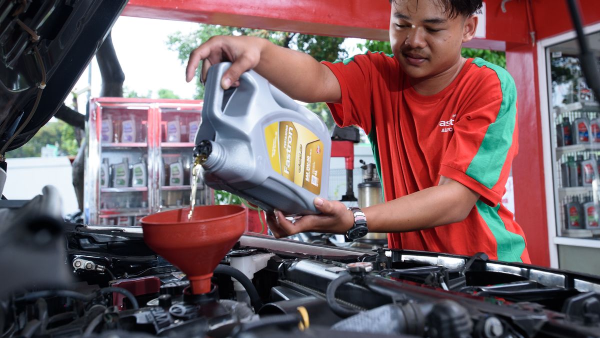 Sering Terlewat, Ini Waktu Paling Pas Buat Ganti Oli Mesin