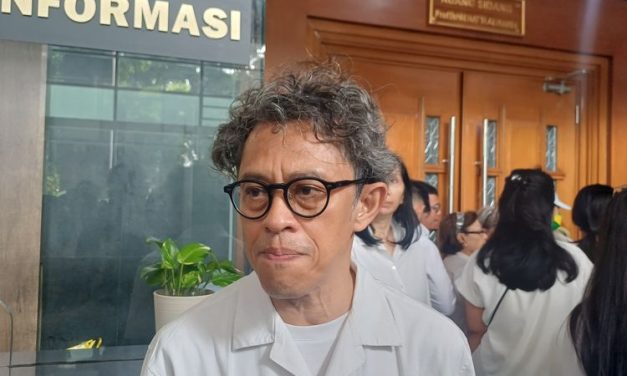 Riri Riza Kecewa Berat Nadiem Makarim Divonis 10 Tahun Penjara
