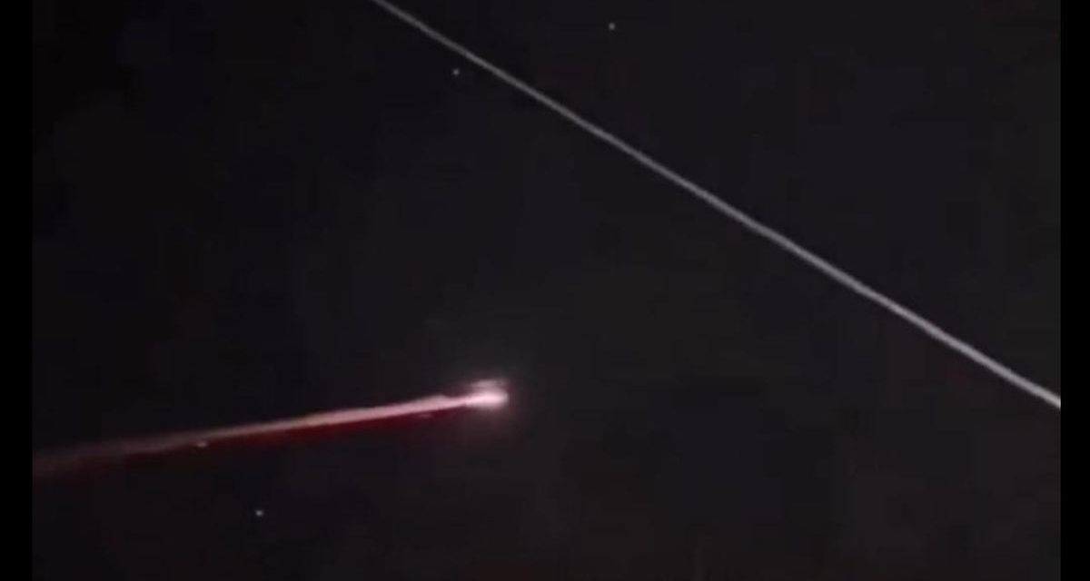 Heboh Penampakan Meteor di Langit Jogja, Ini Penjelasannya